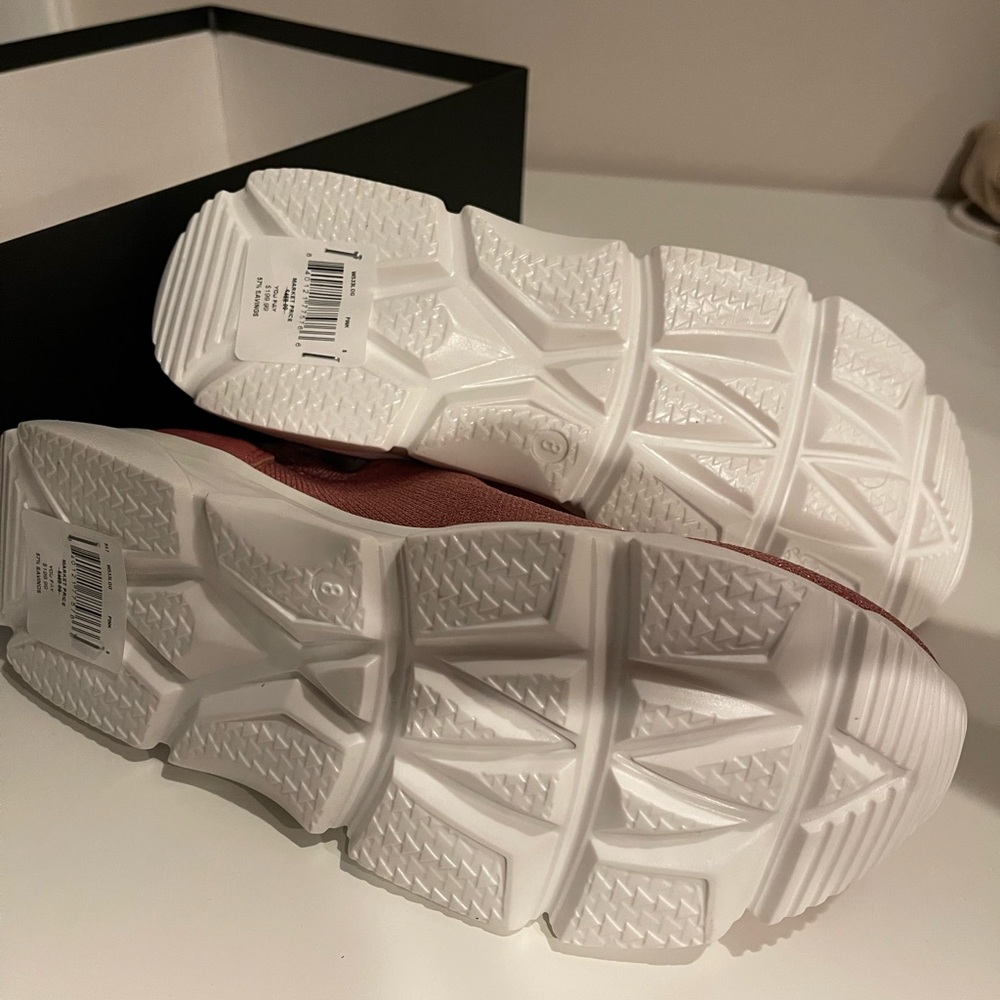 Valentino sneakers sz 8 BNWT free shipping !